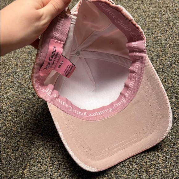 Juicy Couture Blush Pink Velvet Trucker Hat - Picture 3 of 3
